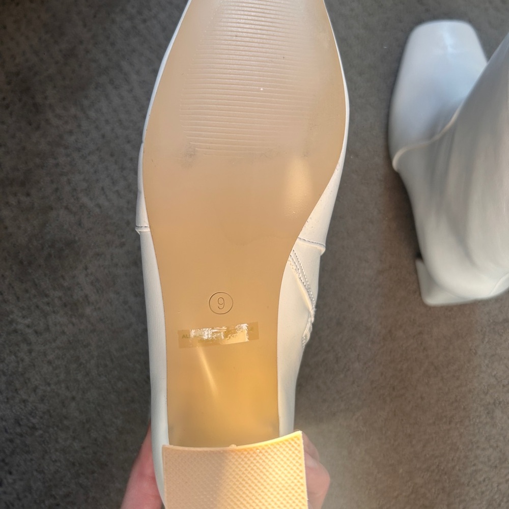 Lulus White Boots size 9 - Picture 5 of 5